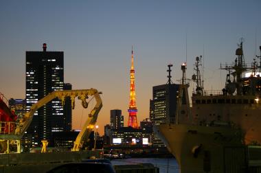 船と東京タワー