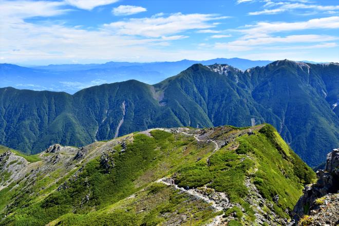 朝の登山道