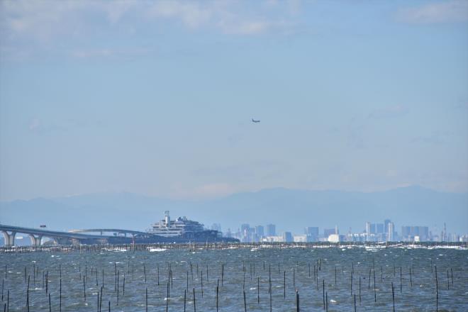 海ほたるが見えています。