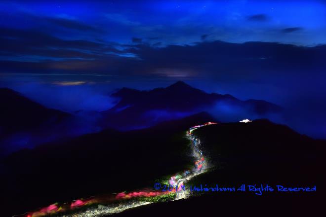 夜明け前の登山道　@★kaikoma.jpg