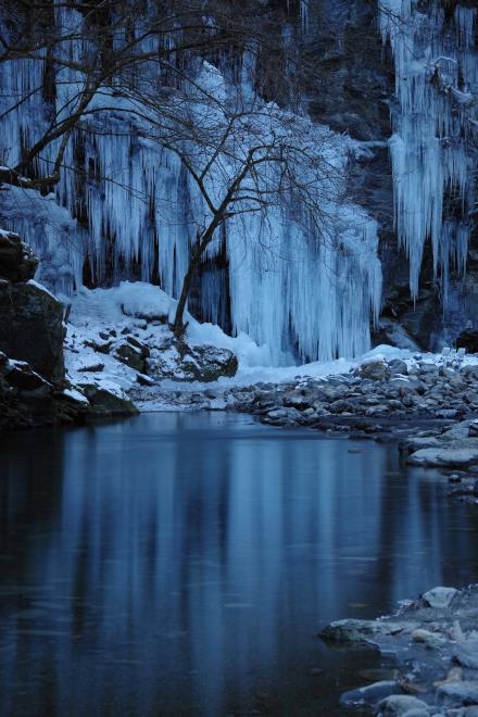 19三十追の氷柱.jpg