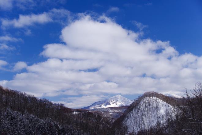 06青空と磐梯山.jpg