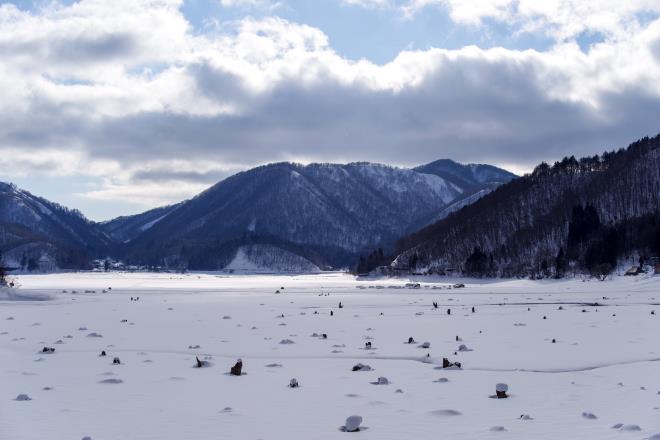 07桧原湖金山.jpg