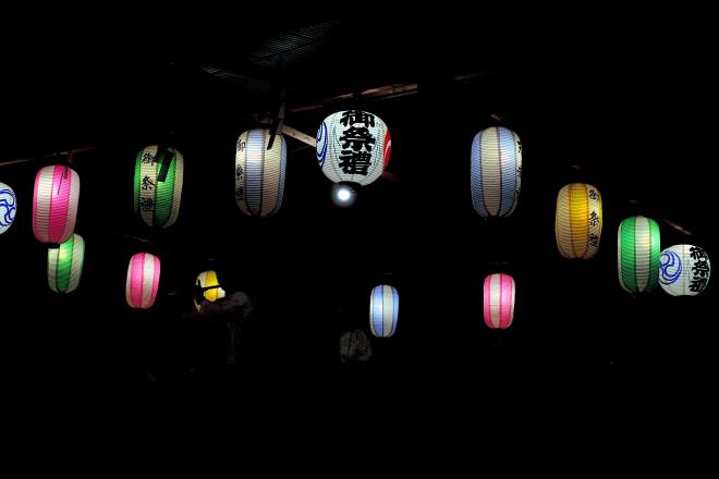 お囃子の音が聞こえています