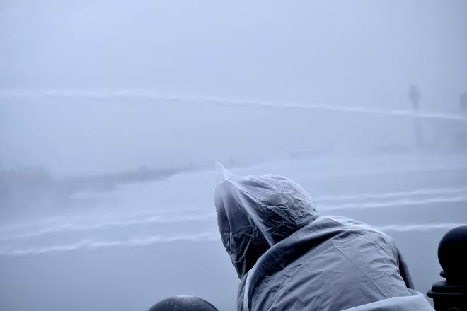 放水の水に濡れるので・・・