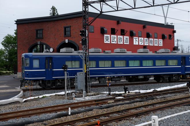 乗り換えの下今市駅