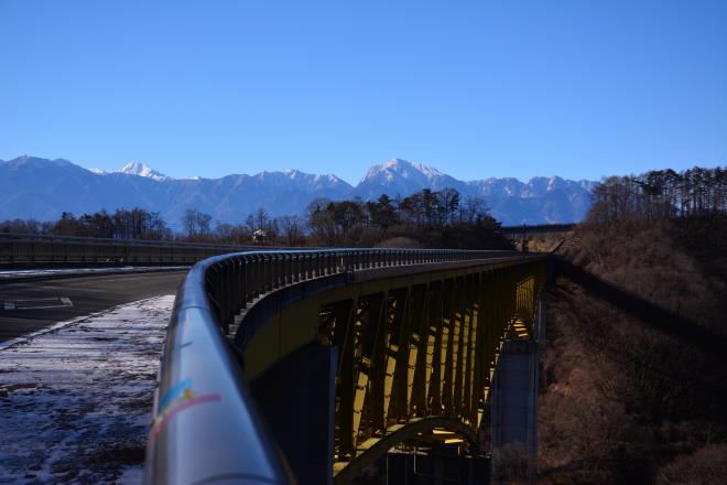 高原大橋と南アルプス