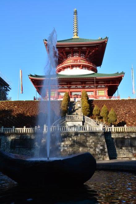 噴水と平和の大堂